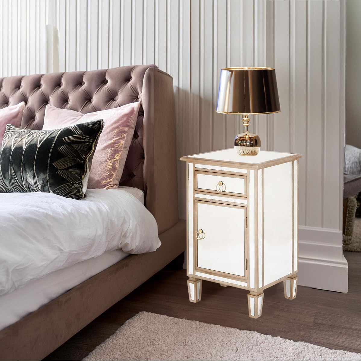 Amazon｜Urban Designs ミラーゴールドキャビネットサイドテーブル